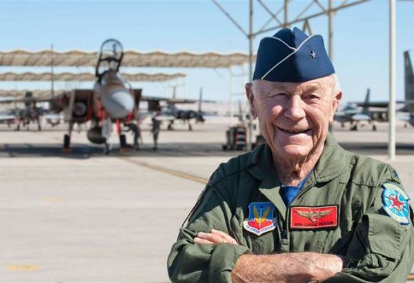 Muere leyenda estadounidense de la aviación Chuck Yeager