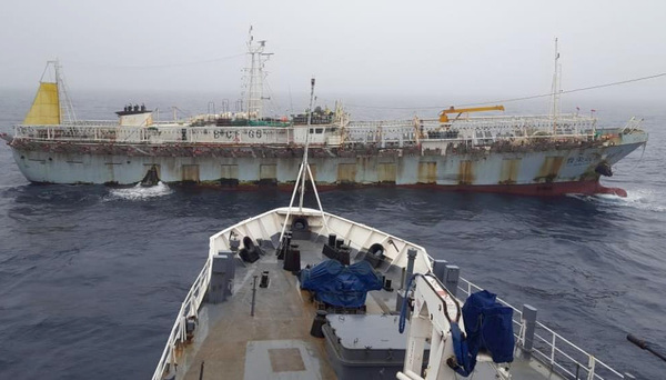 Armada chilena confirma invasión de piratas chinos frente a sus costas