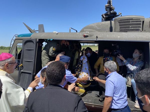 Virgen Peregrina bendice desde el aire antes de volver a Caacupé - Nacionales - ABC Color