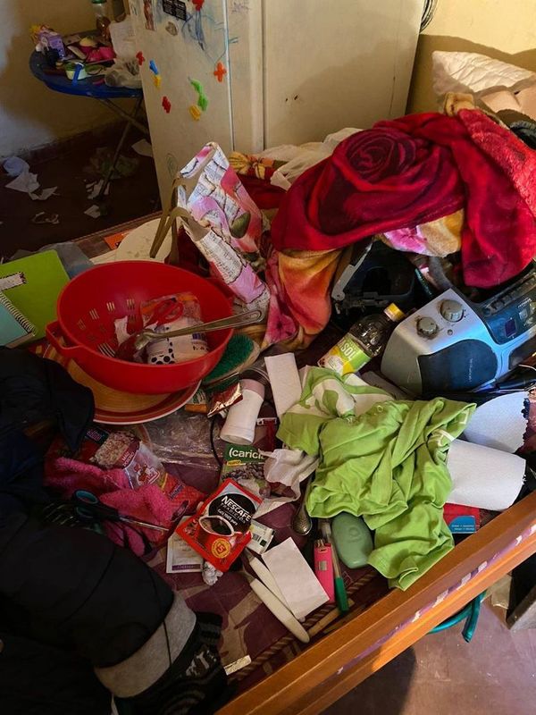 Una nena de 7 años vivía encerrada, sin comida ni agua - Nacionales - ABC Color