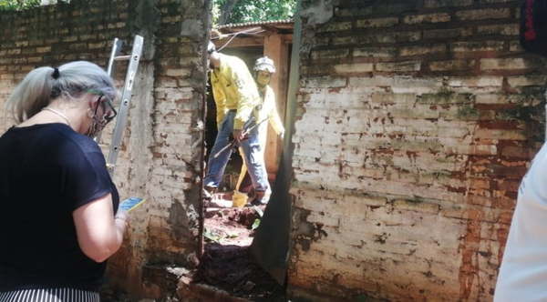 Mujer está desaparecida y en su casa hay una fosa de 4 metros - Noticiero Paraguay