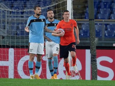 El Lazio, a octavos con susto en el último suspiro