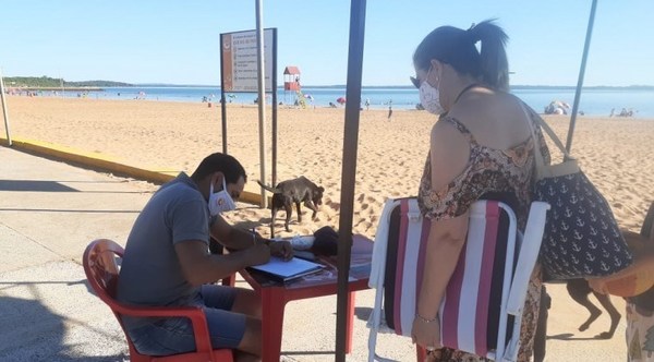 Playa Pacu Cuá de Encarnación recibe a visitantes este feriado en «modo COVID»