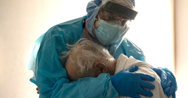 La Nación / Mayor letalidad por COVID-19 en Paraguay se da en mayores de 80 años