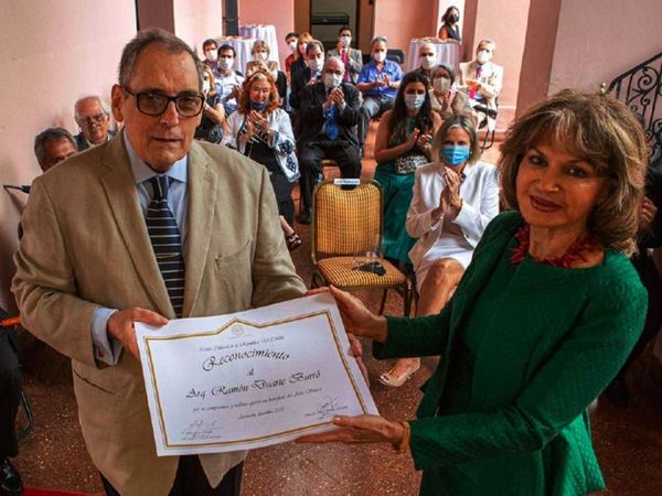 El Cabildo homenajea a Duarte Burró