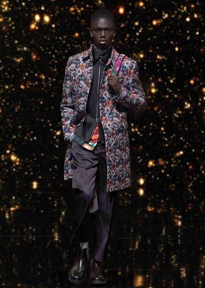 Dior renueva el armario masculino con estampados psicodélicos  - Estilo de vida - ABC Color