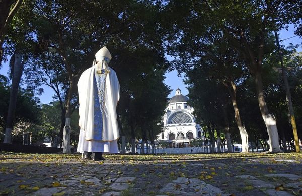 Iglesia pide vencer a quienes desean eternizarse en el poder - Nacionales - ABC Color