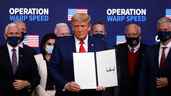 Trump firma una orden que otorga acceso prioritario a los estadounidenses a vacunas contra el Covid-19 » Ñanduti