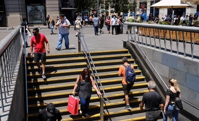 HOY / Santiago de Chile vuelve a cuarentena los fines de semana por segunda ola