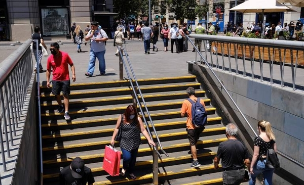 HOY / Santiago de Chile vuelve a cuarentena los fines de semana por segunda ola