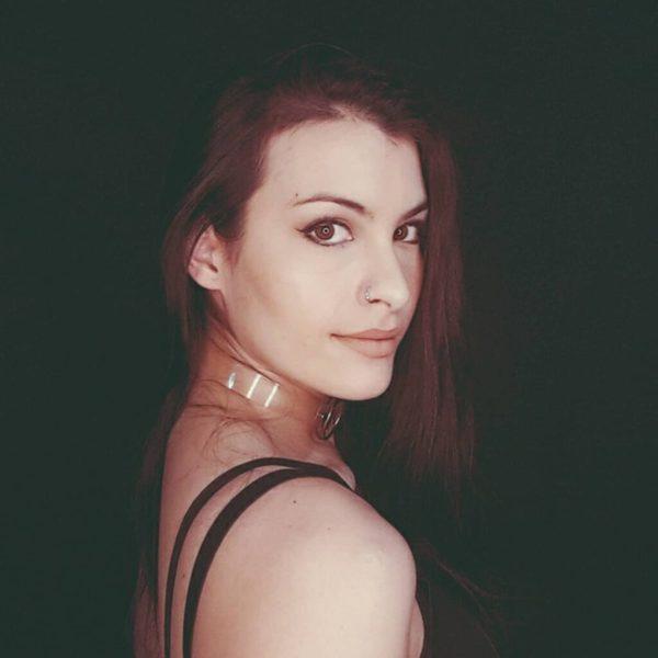 Aurora Halley estrena «Midnight Sky» de Miley Cyrus | OnLivePy
