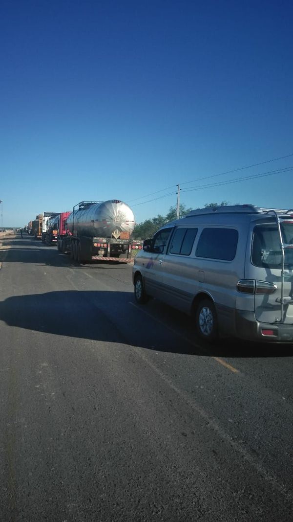 Indígenas cierran la Transchaco en la zona de Río Verde - Nacionales - ABC Color