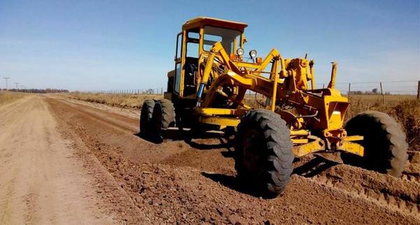 Municipio hace lo posible por arreglar caminos, tras años de ser ignorados por el MOPC - Noticiero Paraguay