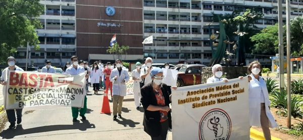 Médicos se manifestarán frente a IPS para exigir mejores condiciones laborales | OnLivePy