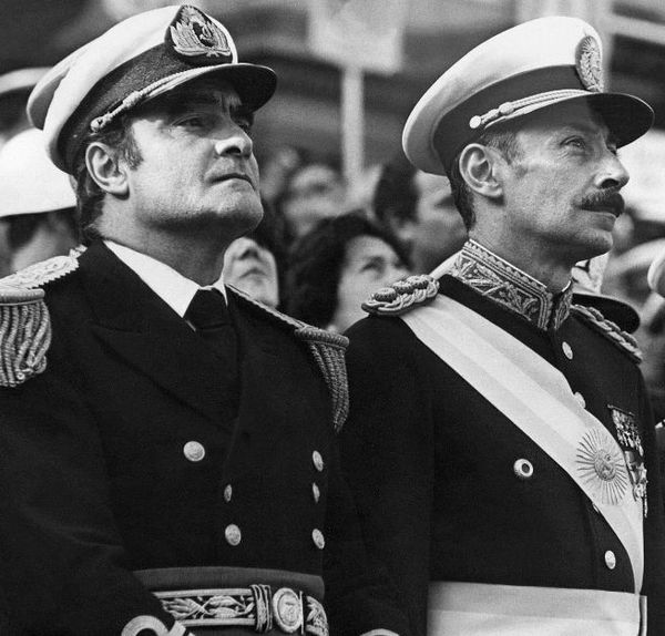 El ‘Nunca más’ perdura en Argentina 35 años después del juicio a las Juntas - Mundo - ABC Color