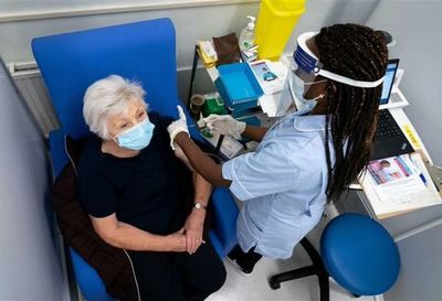 Reino Unido advierte del riesgo de alergia por vacuna de Pfizer/BioNTech