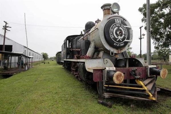 Ferrocarriles del Paraguay: Sueldos astronómicos y ni un solo ferrocarril en funcionamiento