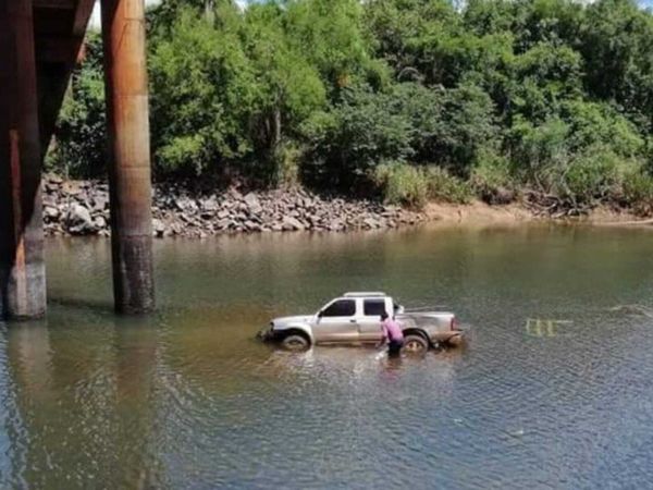 Joven cayó del "puente de la muerte" y se salvó