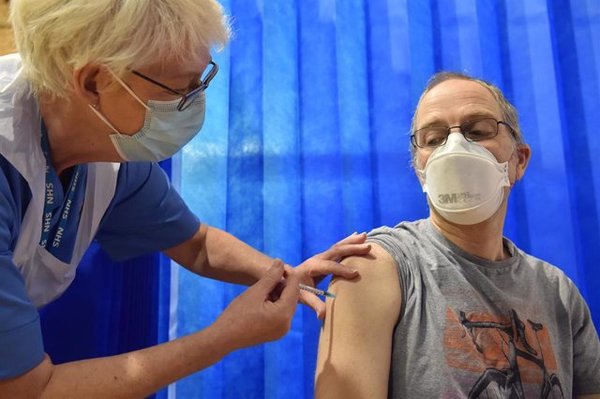 Canadá da luz verde a la vacuna de Pfizer-BioNtech contra el coronavirus | .::Agencia IP::.