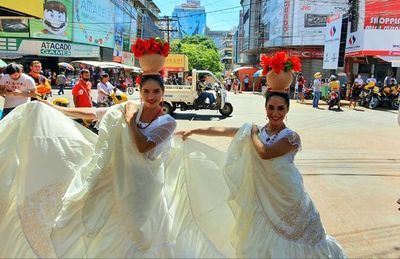 Con música y danza amenizan el ambiente en la zona comercial - ABC en el Este - ABC Color