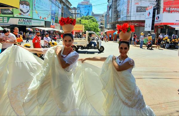 Con música y danza amenizan el ambiente en la zona comercial - ABC en el Este - ABC Color