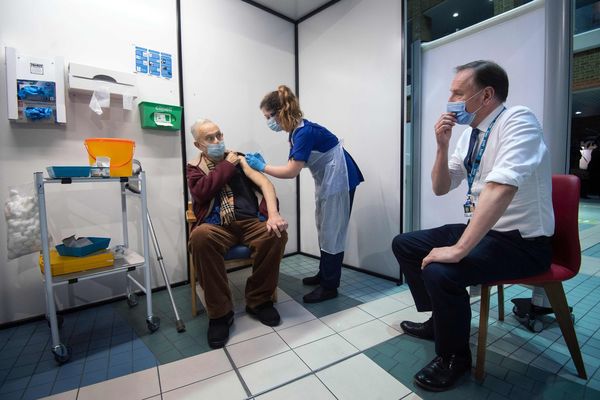 Las autoridades británicas piden que se evite la vacuna de Pfizer en pacientes con historial alérgico grave » Ñanduti