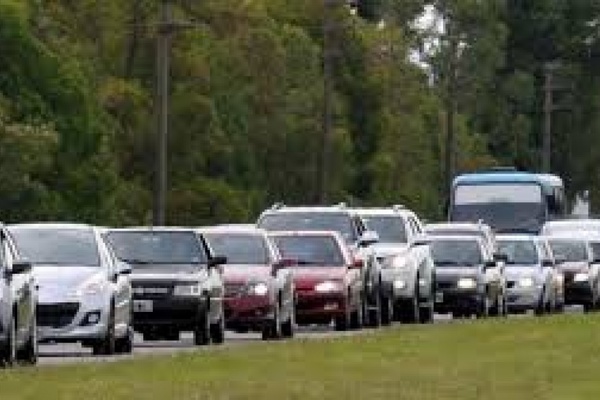 Cuando iban 12 horas de cierre de ruta, llegaba a 20 km de vehículos atascados