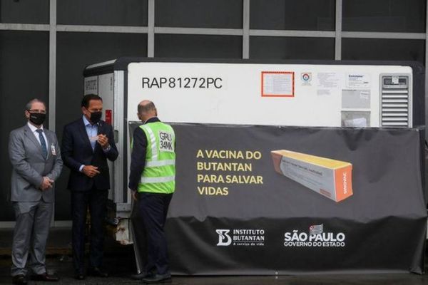 Brasil iniciaría vacunaciones para COVID-19 en enero o febrero