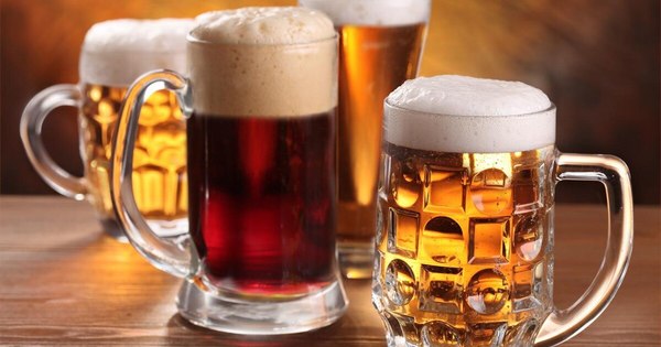 La Nación / Buena noticia: Tras aplicación de vacunas antiC0VID-19 sí se puede beber alcohol