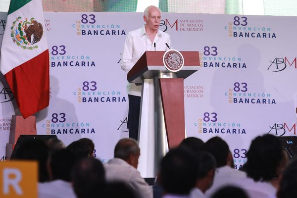Banca mexicana celebra acuerdo de Gobierno y empresas sobre subcontratación - MarketData
