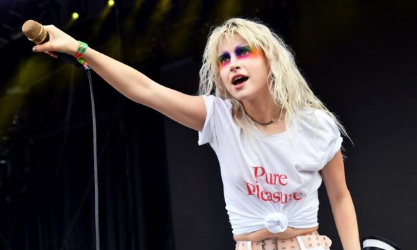 Hayley Williams estrena canciones de “Petals for Armor” en vivo para la sesión Tiny Desk