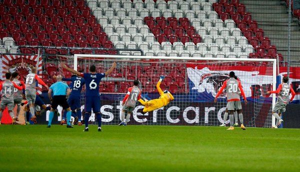 El Atlético Madrid aseguró un lugar en octavos de la Champions League