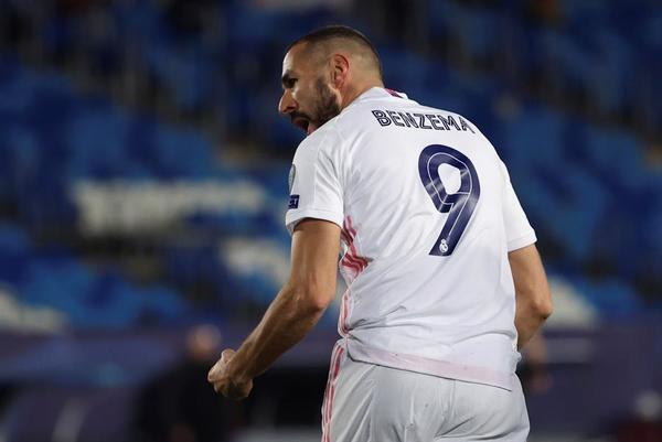 Benzema iguala a Roberto Carlos como extranjero con más partidos en el Madrid