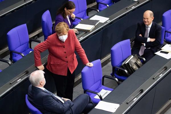 Merkel pide a alemanes permanecer en sus hogares durante Navidad para evitar más contagios - Mundo - ABC Color