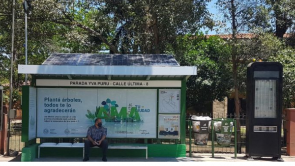 Inauguran modernos refugios para pasajeros del transporte público