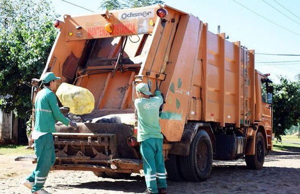 Crónica / Tiró billetera llena de plata a la ¡basura!