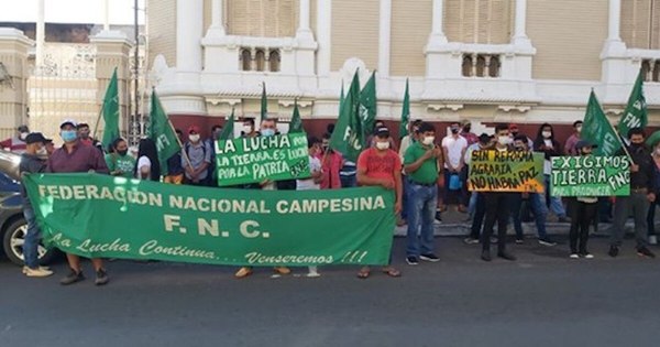 La Nación / FNC destaca que la Iglesia recuerda a los campesinos