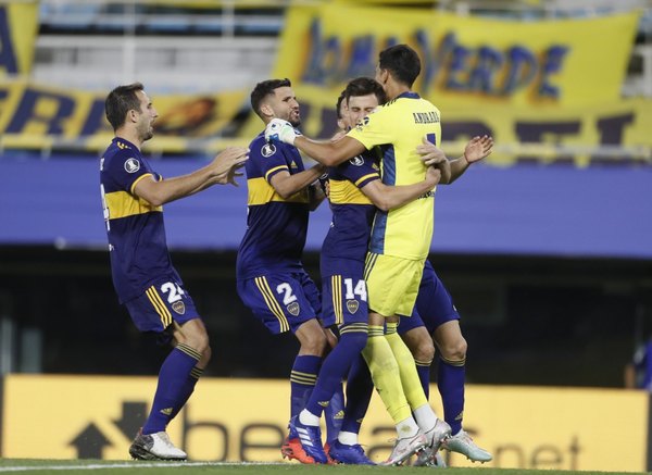 Los penales salvan y meten a Boca en cuartos de final