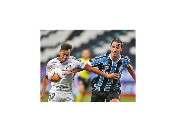 Gremio rescata un empate sobre el final
