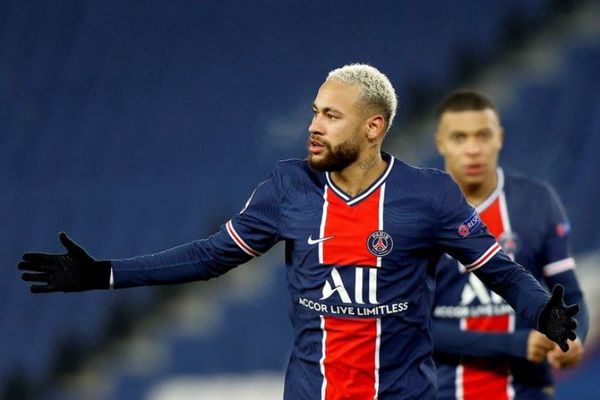 Neymar propulsa al PSG en el partido del racismo