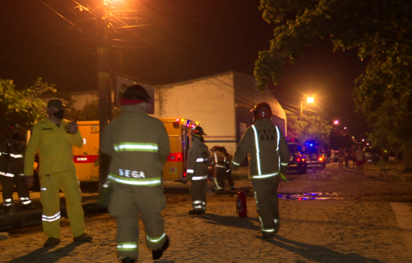 Recalentamiento de freidora causa principio de incendio en local