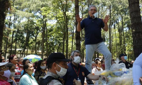 Suspenden entrega de kits de alimentos por aglomeración de gente en la Gobernación – Diario TNPRESS