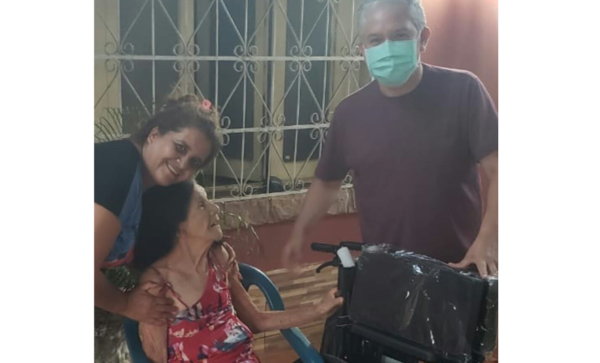Gobernación de Caazapá brinda asistencia a personas de tercera edad - Noticiero Paraguay