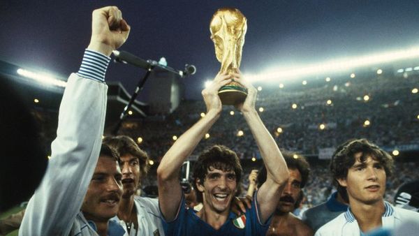 Murió Paolo Rossi, el héroe de la conquista italiana en el Mundial 1982 - Fútbol - ABC Color