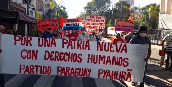 Organizaciones marchan por los Derechos Humanos y contra el stronismo