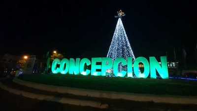 Inauguran arbol de navidad en Concepción