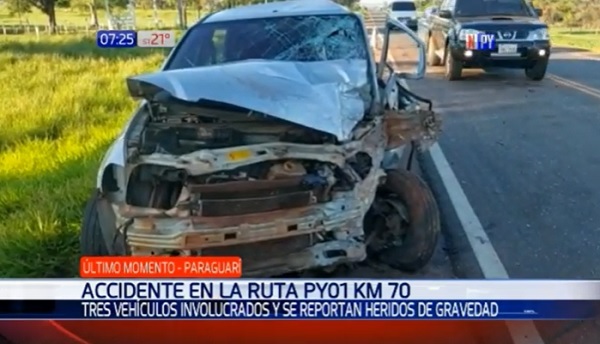 Multiple choque deja un oficial de policía gravemente herido