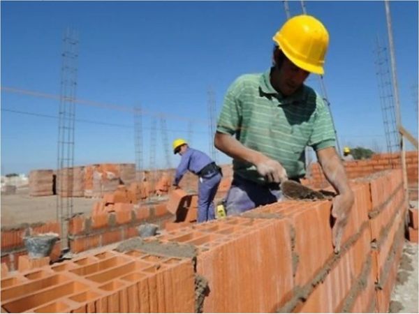 Más de 130 personas se reciben hoy de albañiles profesionales
