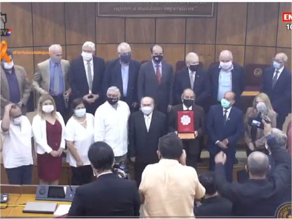 Senado reconoce labor de la Comisión de Verdad y Justicia