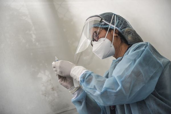 EE.UU. debate sobre eficacia de la vacuna contra una pandemia que no cede - Mundo - ABC Color